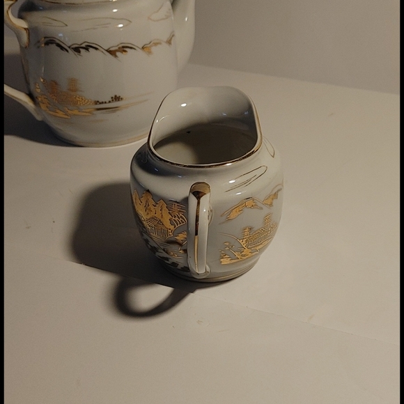 Kutani Teapot and Creamer Hand painted - Picture 7 of 8